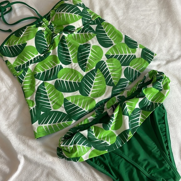 Palm Print Tankini Set - Picture 2 of 11